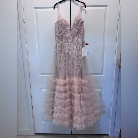 BRAND NEW Mac Duggal- pink size 10 Lace Gown - Picture 5 of 11